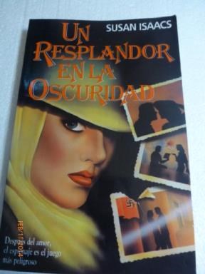 Papel UN RESPLANDOR EN LA OSCURIDAD