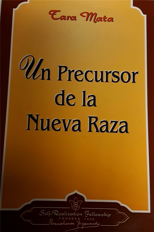 Papel Un Precursor De La Nueva Raza