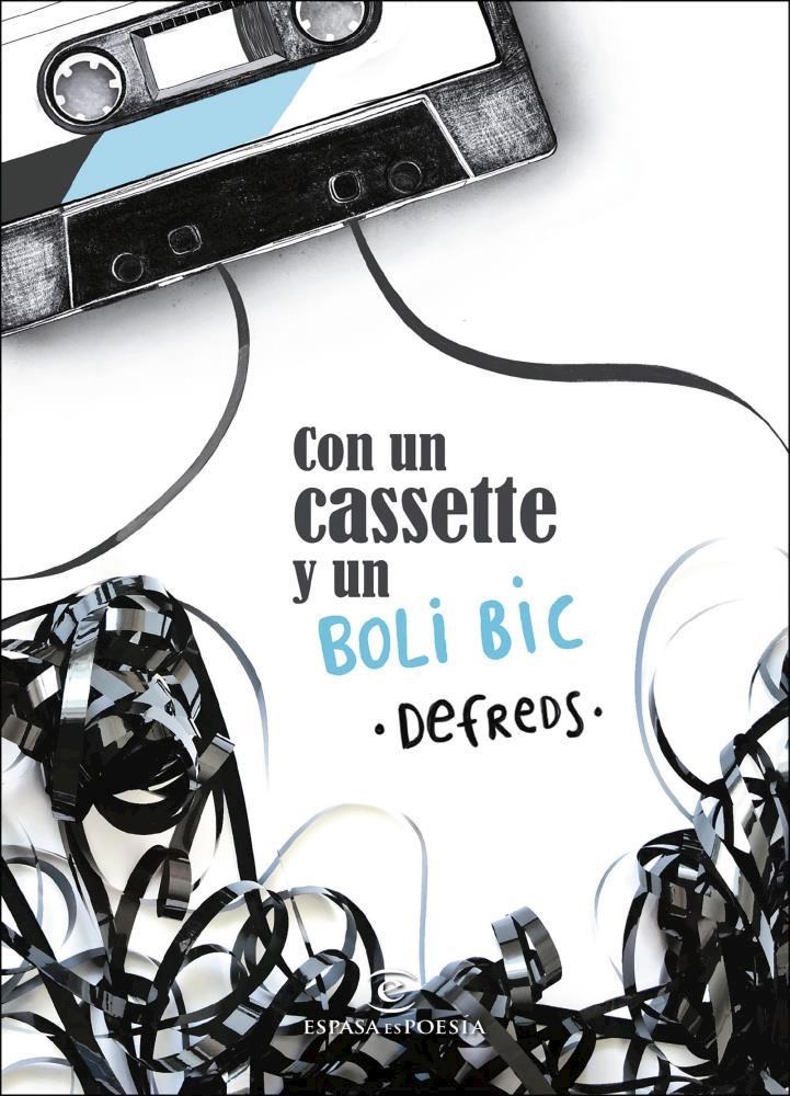 Papel Con Un Cassette Y Un Boli Bic